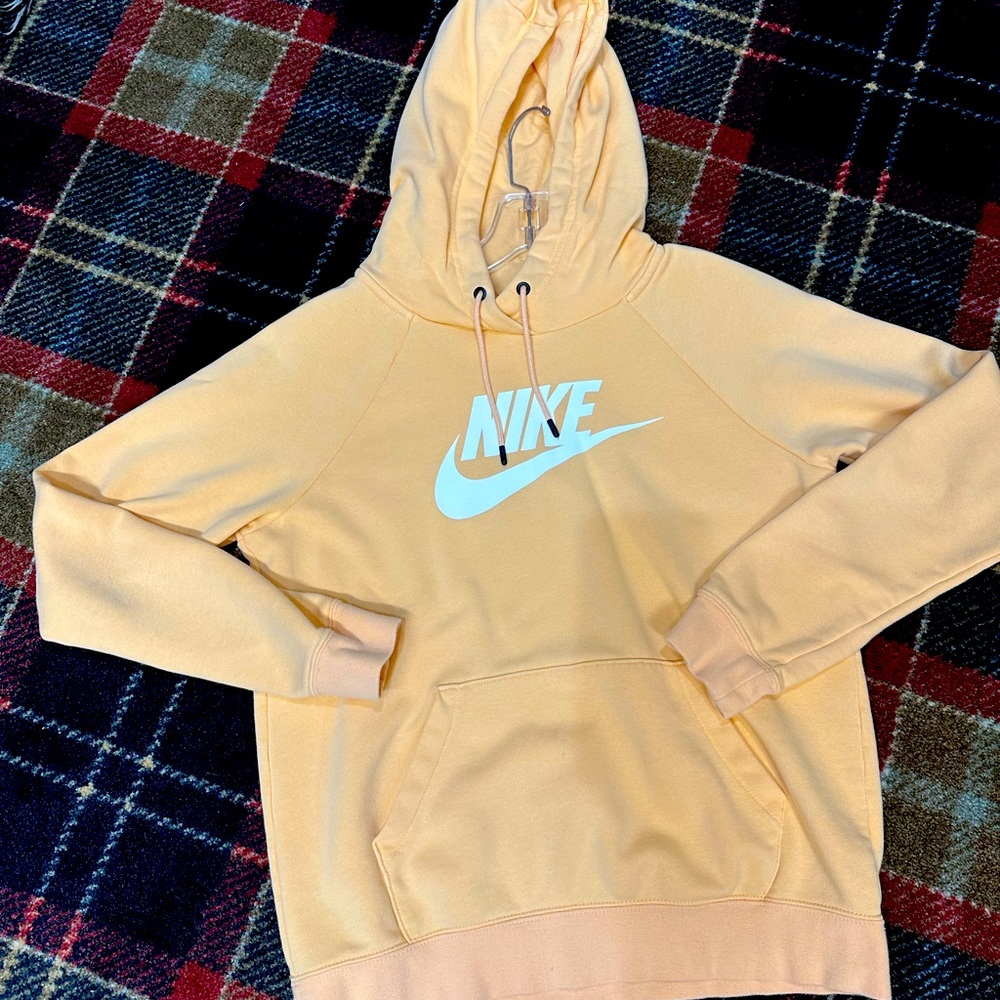 Women’s Nike Peach Hoodie - Small